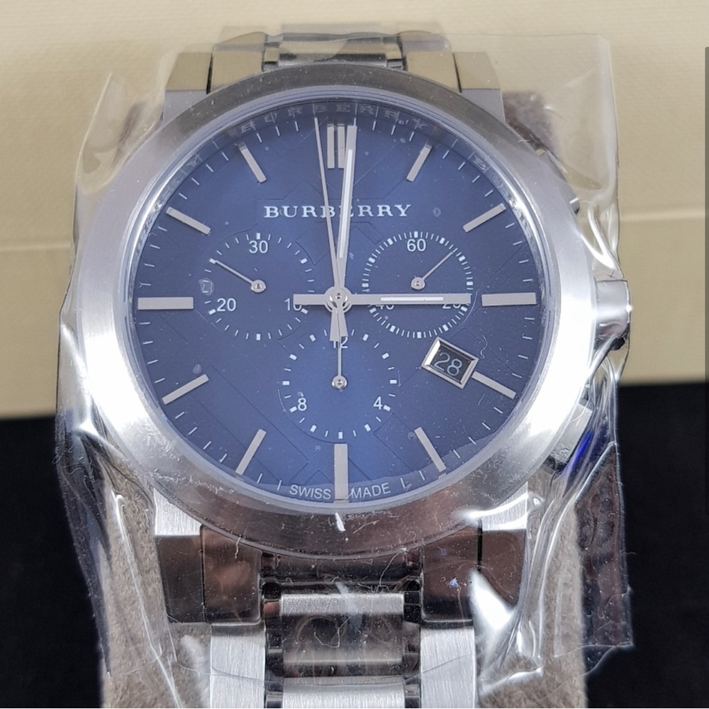 BRAND NEW AUTHENTIC BURBERRY WATCH